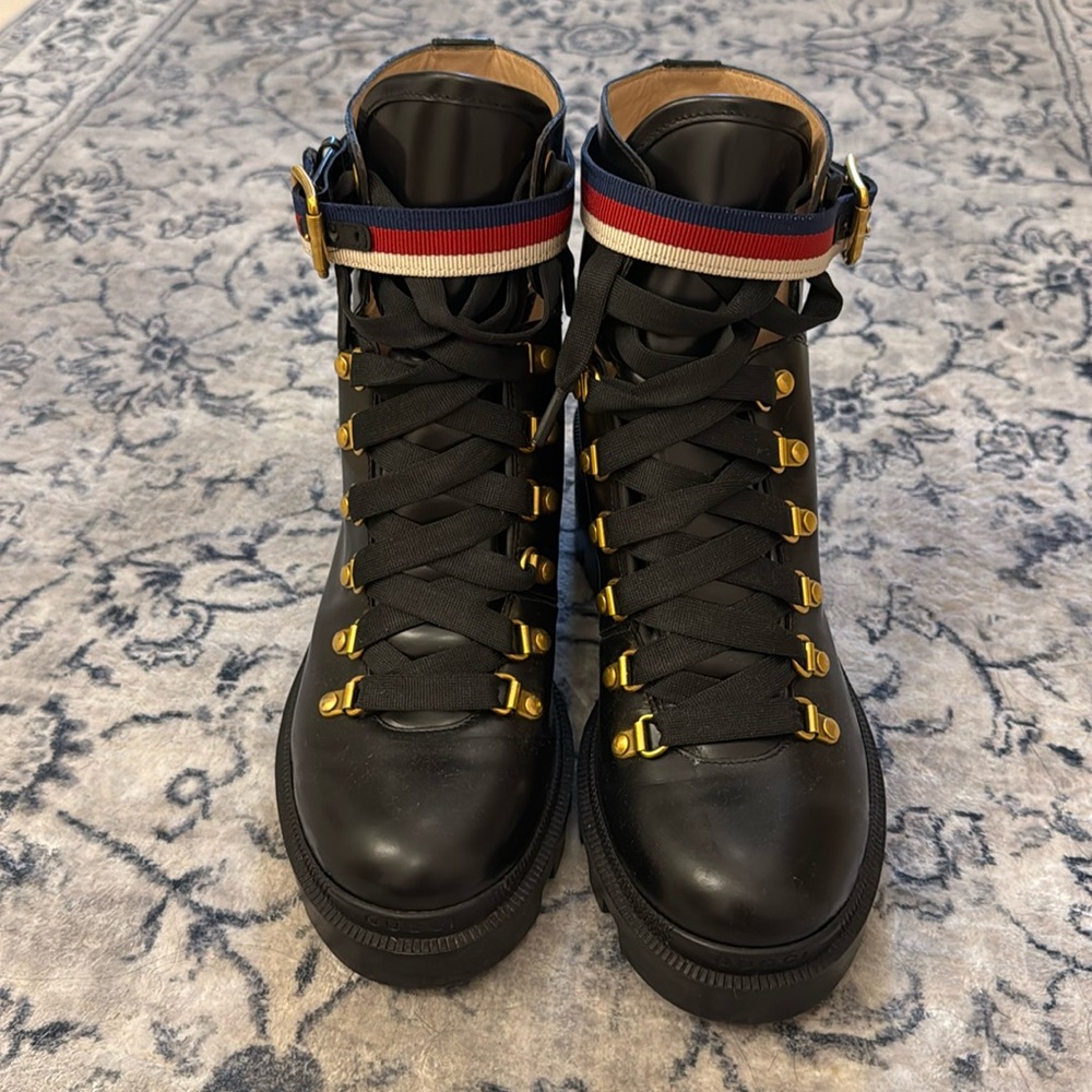 Excellent used condition Gucci combat short boots 38